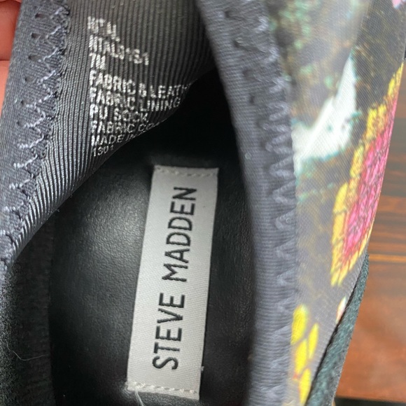 Size 7 Steve Madden sneakers - Picture 6 of 6